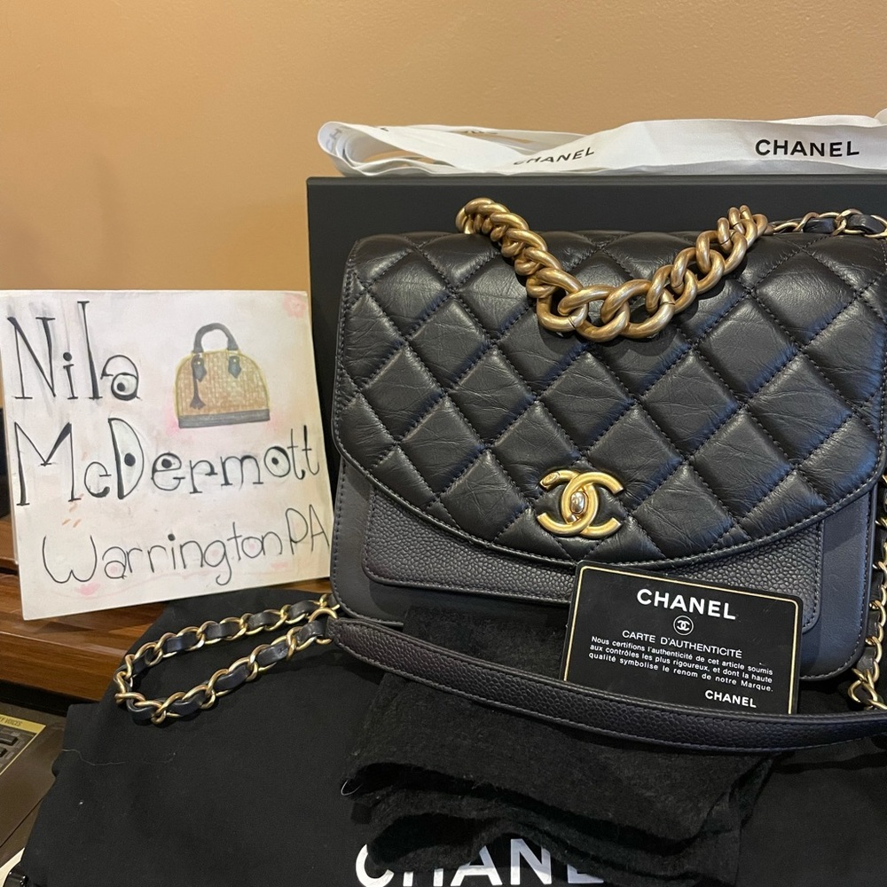 🛑 Sold 🛑 🔥Chanel Calfskin Caviar Quilted Chain handle flap🔥